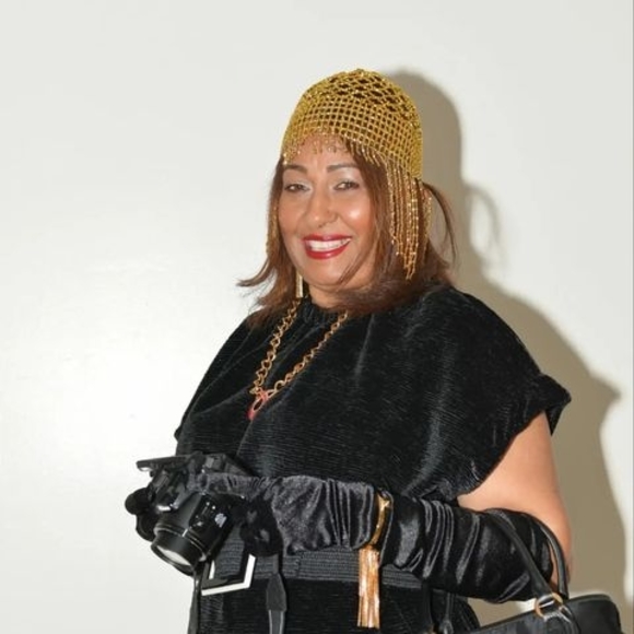 Meet your Posher, Donna - Picture 1 of 1